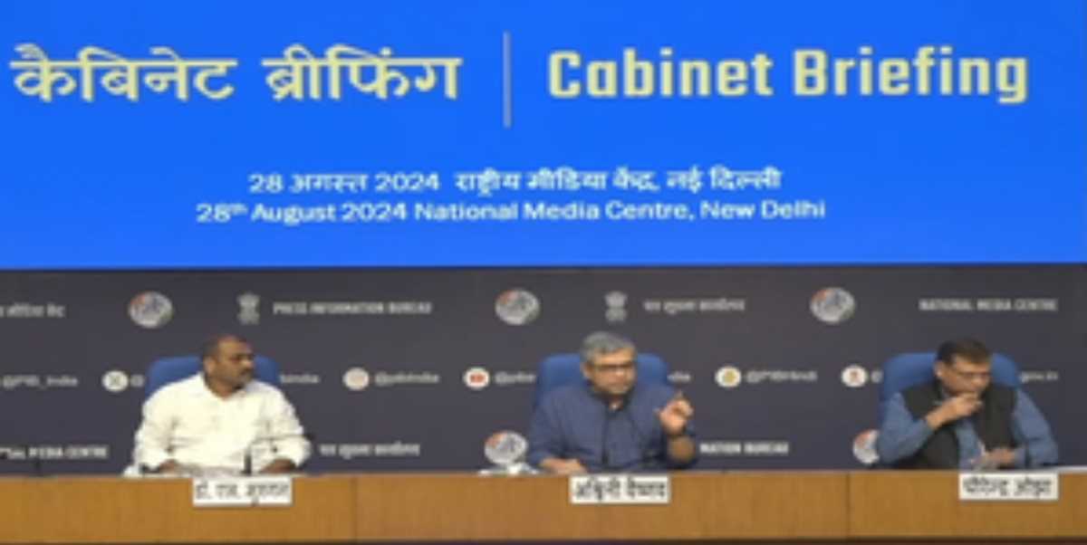 रेल दुर्घटना पर मंत्रालय हुआ सख्त, प्रतिदिन औसतन 40.5 किलोमीटर हो रहा रेलवे निर्माण कार्य